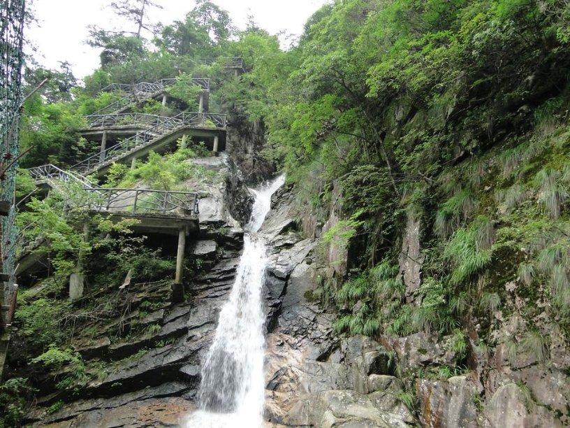 逃离广阔的山川
